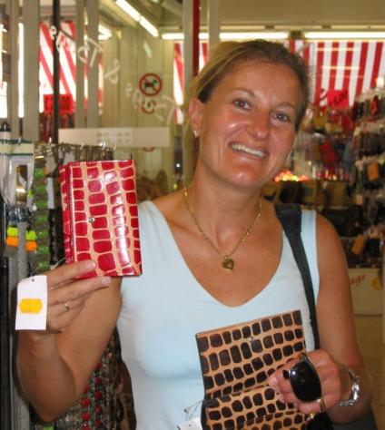 Donna di Ravenna, 38 anni. Fisico Normale Tel: