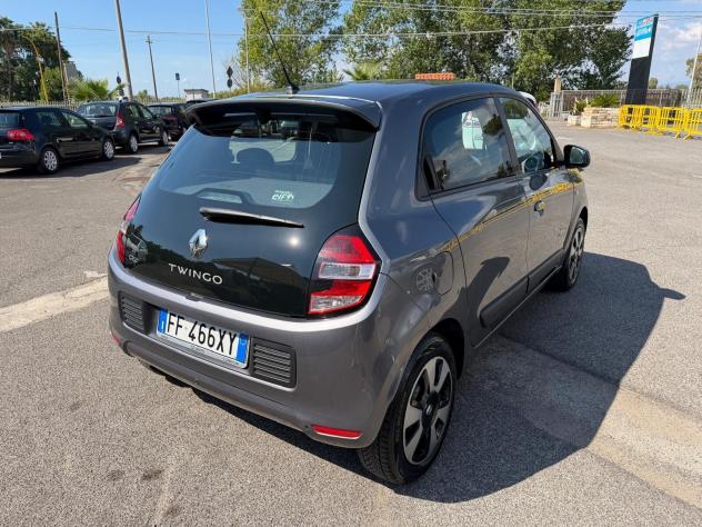 Renault Twingo 1.0 SCE BENZ 69CV S&S LOVELY 2016 - Foto 3