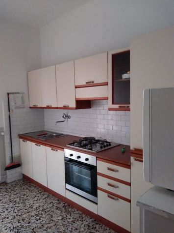 A Parma camera arredata €uro 220,00 mensile - Foto 5