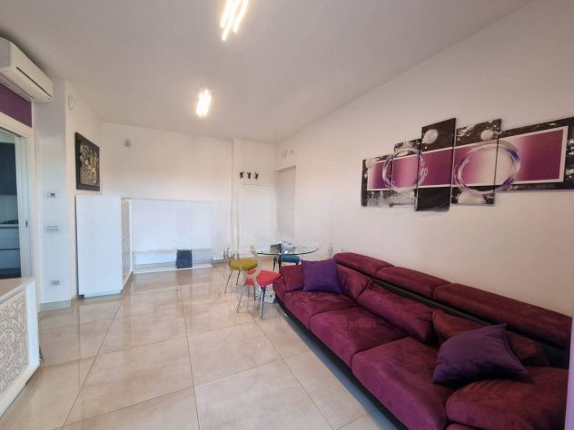 PRENESTINA COLLATINA TRILOCALE ARREDATO CON TERRAZZO PRIVATO. - Foto 3