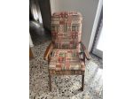 Poltrona vintage in legno con rivestimento rustico