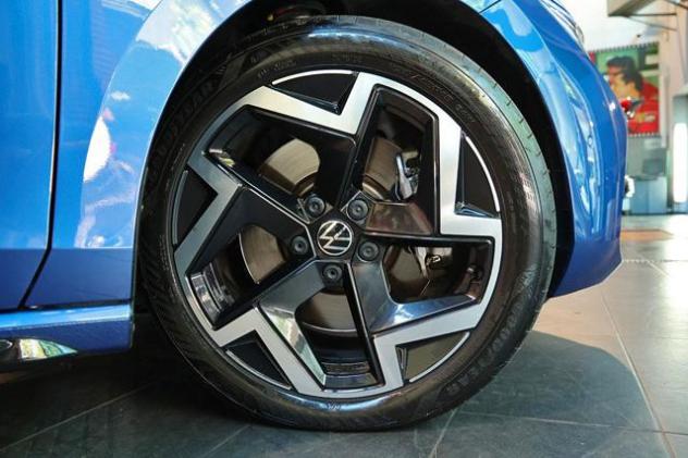 VOLKSWAGEN Passat 2.0 TDI 193cv SCR DSG 4Motion R-Line rif. 23829726 - Foto 6