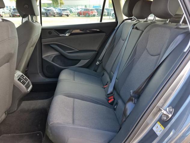 Volkswagen Passat Variant 1.5 eTSI ACT DSG Camera 17" Navi - Foto 10