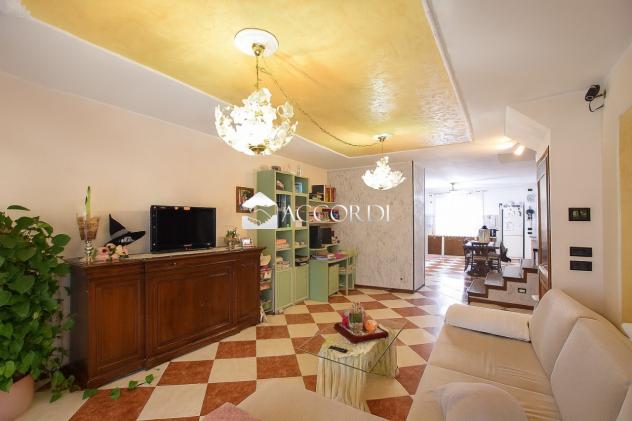 VILLA A SCHIERA di 4 vani e di 252 mq (CAERANO DI SAN MARCO) rif. CM6_1 - Foto 8
