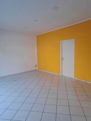 1 Vetrina in affitto a Pinerolo - Foto 3