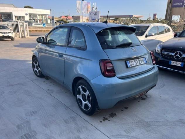Fiat 500 500e Berlina 42 kWh Passion - Foto 4