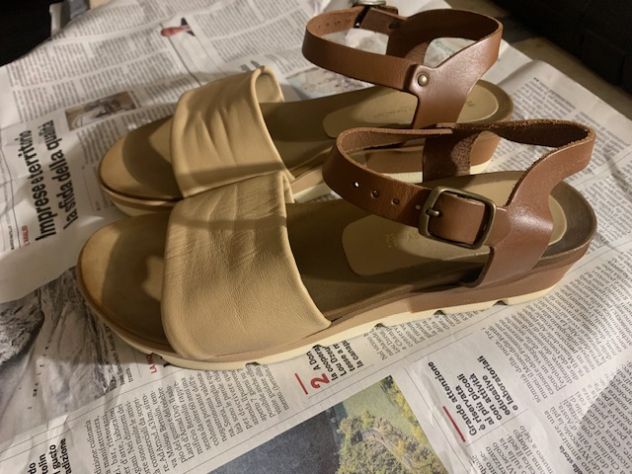 Sandali da donna beige - Foto 2