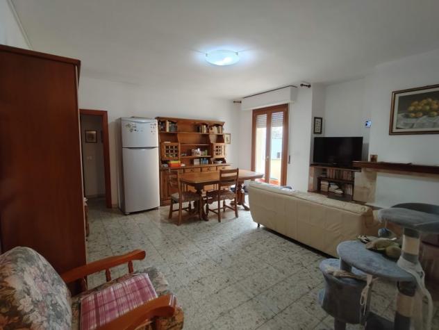 Vendiamo ampio appartamento vicinanze spiaggia. - Foto 5