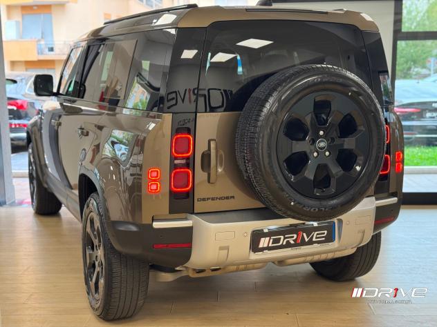 LAND ROVER Defender (2019) Defender 110 3.0D I6 300 CV AWD Auto SE - Foto 4