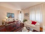 Appartamento di 120 m² con 5 locali e box auto in vendita a Torino