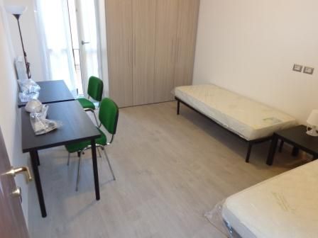 OFFRO STANZA DOPPIA CENTRO SOTTO LE 2TORRI-Eu.260 - Foto 4
