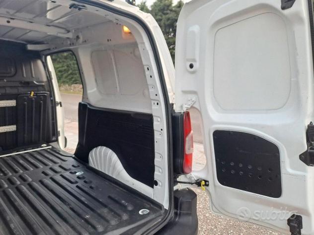 Peugeot partenr l2 2019 3 posti attrezzato km10300 - Foto 8