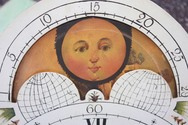Orologio a pendolo antico del 1827 con quadrante a forma di luna - Foto 4