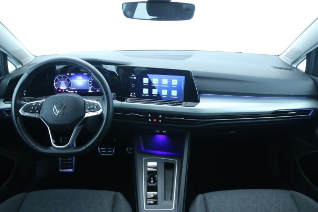 Volkswagen Golf 2.0 TDI SCR 115 cv Life DSG / Sedili anteriori riscaldabili - Climatronic tre zone - Fari LED - Sensori parcheggio ant e post - Foto 9