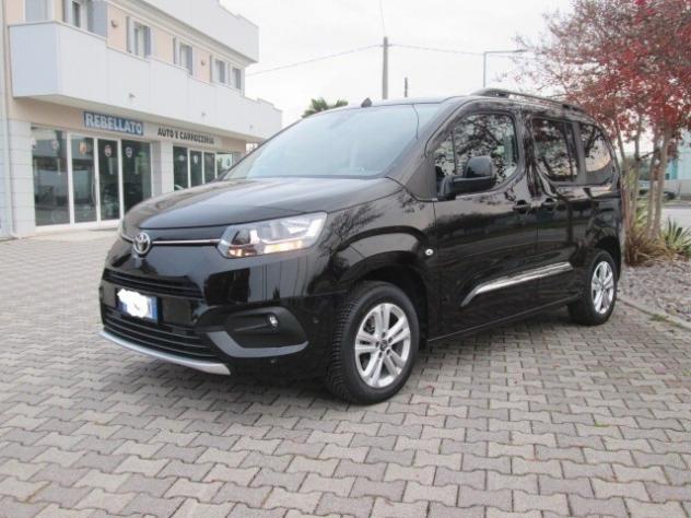 Toyota Proace City Verso 1.2 110 CV S&S L1 Lounge - Foto 2