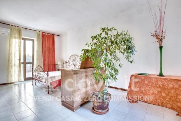 Villa di 150 m² con 5 locali e posto auto in vendita a Luvinate - Foto 8