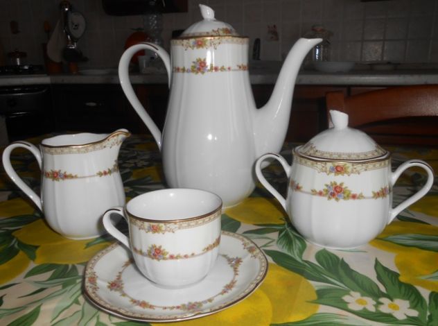Servizio da caffè di porcellana finissima Embossed