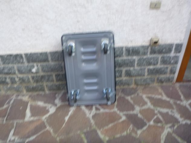 CARRELLO A PIANALE CON FRENI PORTATA 300 Kg. - Foto 4
