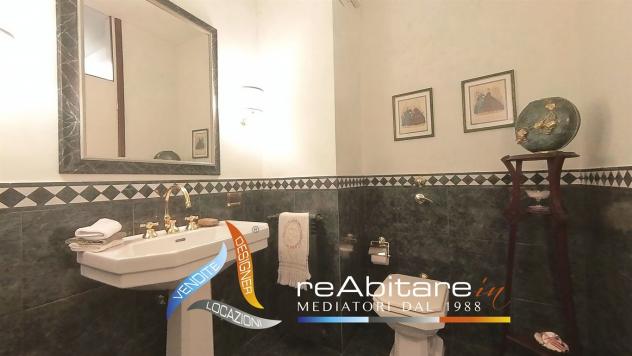 Villa Luminosa nel Verde: Privacy, Comfort e Spazi per la Famiglia - Foto 9
