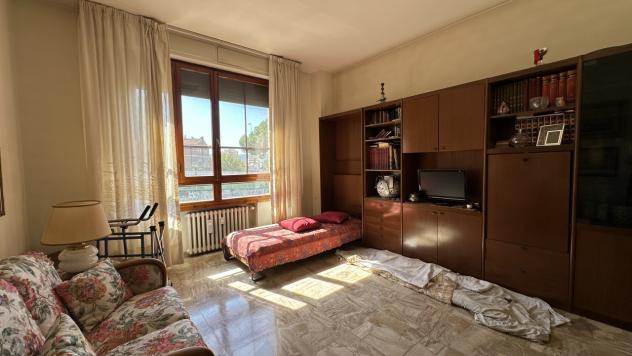 APPARTAMENTO di 3 vani e di 70 mq (FIRENZE) rif. AAJ422