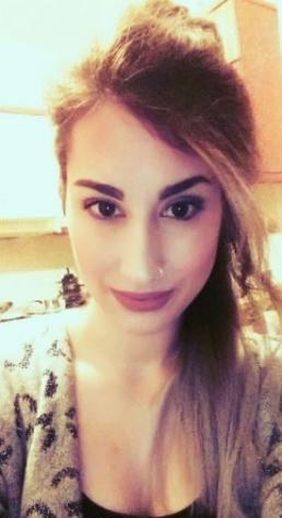 Donna di Lamezia Terme. Fisico Magro Tel: