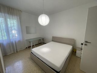 Stanza in appartamento in affitto a Novara