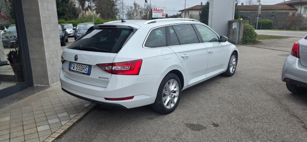 Skoda Superb 1.6 TDI DSG Wagon Ambition - Foto 8