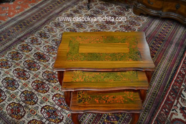 Set di tavolini a incastro stile Luigi XV con intarsio stile Boulle - Foto 9