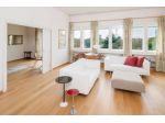 Appartamento di 190 m² con 5 locali e box auto in vendita a Milano
