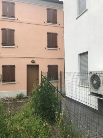 Casa indipendente di 260 m² con 5 locali in vendita a Novi di Modena