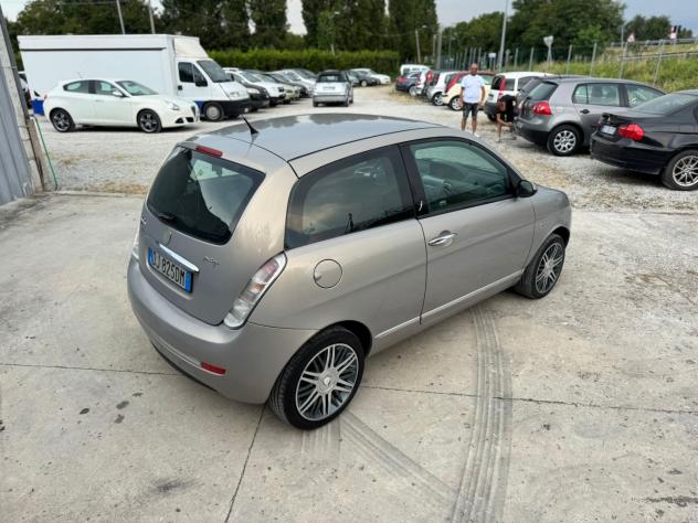 Lancia Ypsilon 1.3 MJT 90 CV Oro Giallo - Foto 6