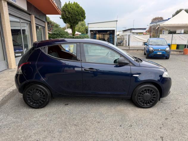 Lancia Ypsilon 1.0 Hybrid Ecochic Silver - Foto 6