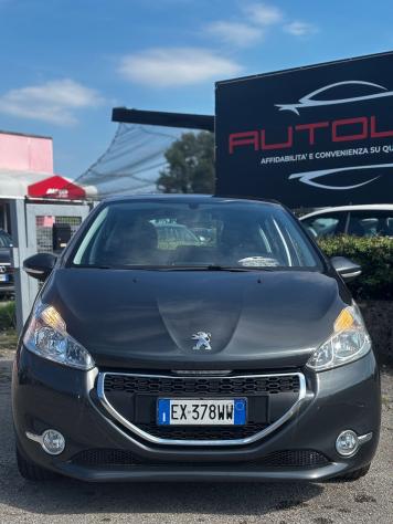 Peugeot 208 1.4 HDi 68 CV 5 porte OK NEO PATENTATI - Foto 6