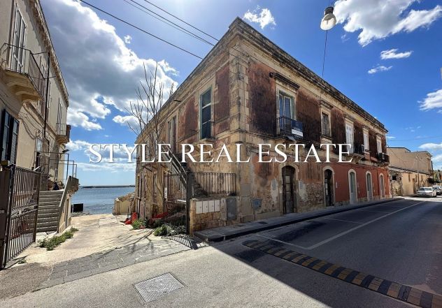 ZONA RIVIERA DIONISIO INDIPENDENTE CON GARAGE E TERRAZZO