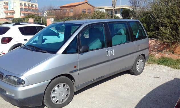 Piccoli trasporti con monovolume. - Foto 3