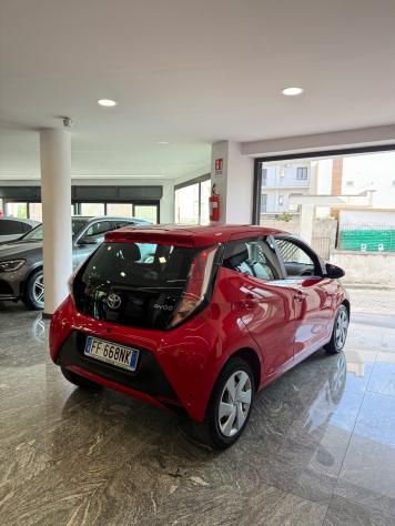 Toyota Aygo 1.0 VVT-i 69 CV 5 porte x-cool - Foto 3