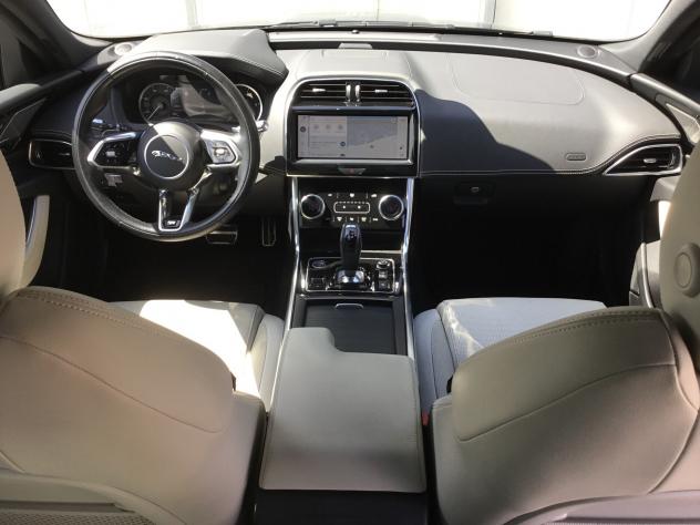 Jaguar XE 2.0 D 204 CV aut. Black Edition - Foto 6