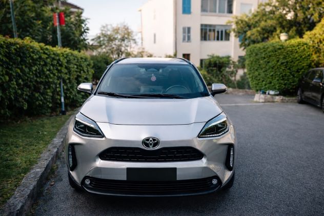 Toyota Yaris Cross Hybrid 2024 - 13.800 km - Pari al Nuovo - Foto 3