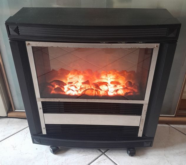 Stufa Caminetto Elettrico Portatile con ruote della Electric Fireplace kh 1117