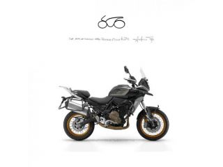QJ MOTOR SRT 700 SX