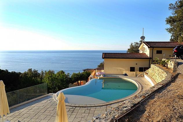VILLA di 8 vani e di 180 mq (MARCIANA MARINA) rif. 82A_118