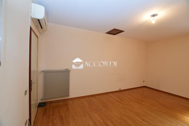 VILLA A SCHIERA di 7 vani e di 250 mq (VOLPAGO DEL MONTELLO) rif. RS677 - Foto 8
