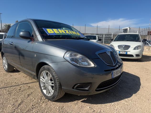 Lancia Ypsilon 1.2 69 CV Argento - Foto 2