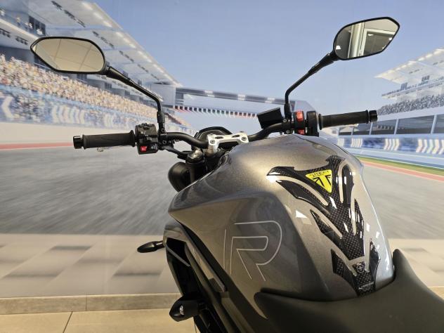 Triumph Street Triple 765 R - 06/2023 Km 7400 - Foto 6