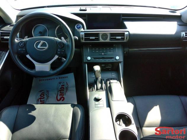 LEXUS - IS - Hybrid Luxury - Foto 6