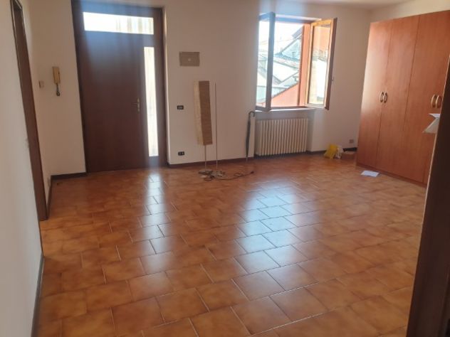 APPARTAMENTO CON INGRESSO INDIPENDENTE ADIACENTE A PIAZZA OLUBRA - Foto 4