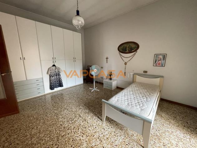 AMPIO TRILOCALE IN CENTRO PAESE - Foto 13