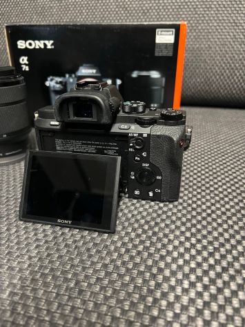 Fotocamera reflex digitale Sony Alpha 7 II con obiettivo FE 28–70 mm nero - Foto 2