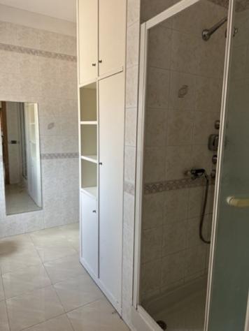 affittasi a referenziati appartamento attico bivani arredato con posto-auto, - Foto 14
