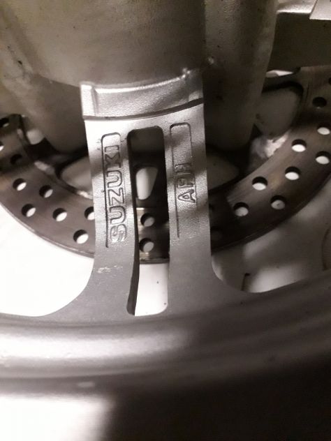 Suzuki Burgman 650 ruota anteriore - Foto 2
